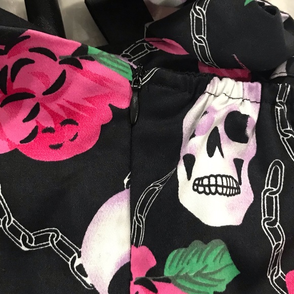 NEW Rockabilly Halter Fit n Flare Scull & Roses Dress - Picture 9 of 12
